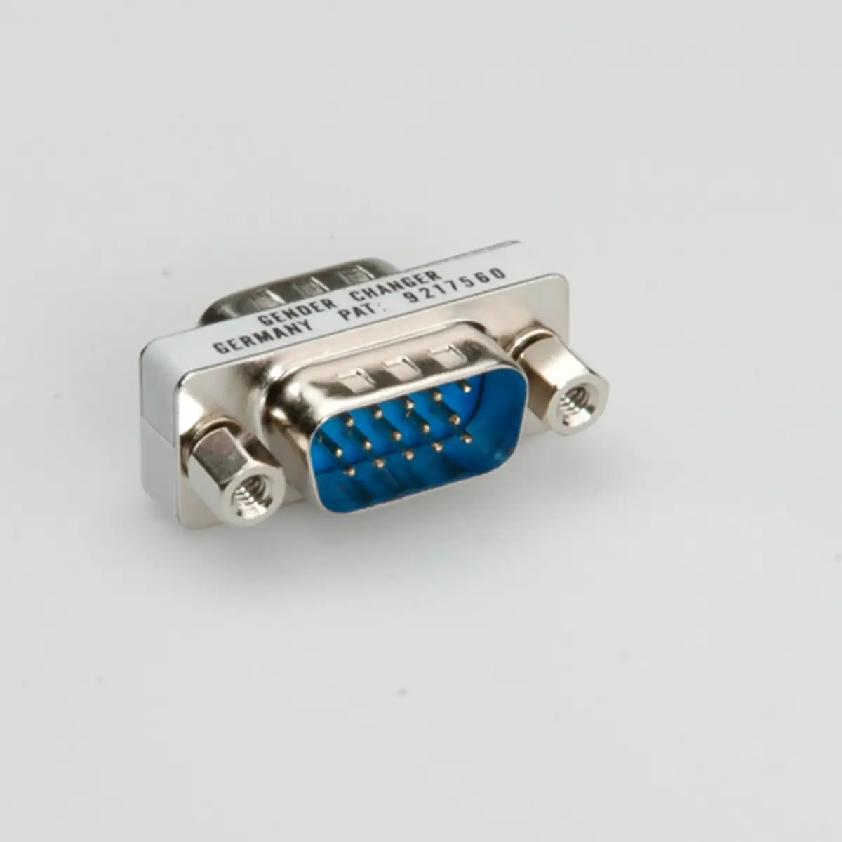 Mini-Gender Changer 15pol HD St-St