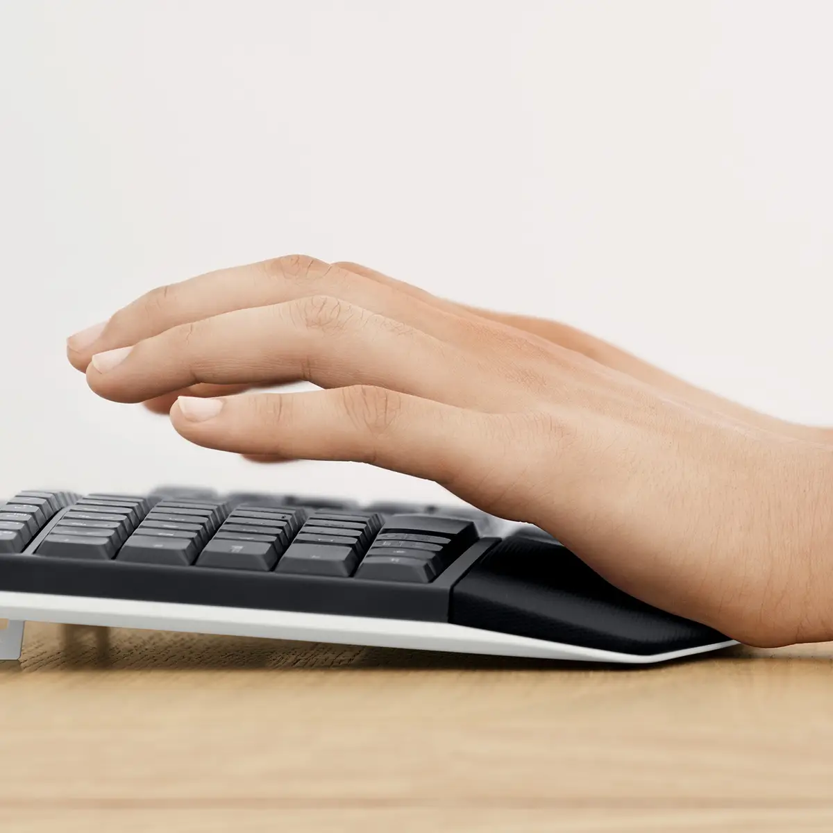 MK850 Performance Tastatur-und-Maus-Set schwarz Belgisch