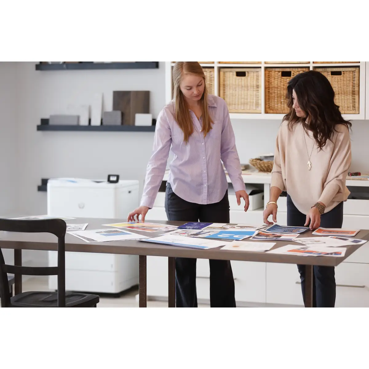 HP Druckerständer * für LaserJet Enterprise M607, M608, M609; LaserJet Managed E60055, E60065, E60075