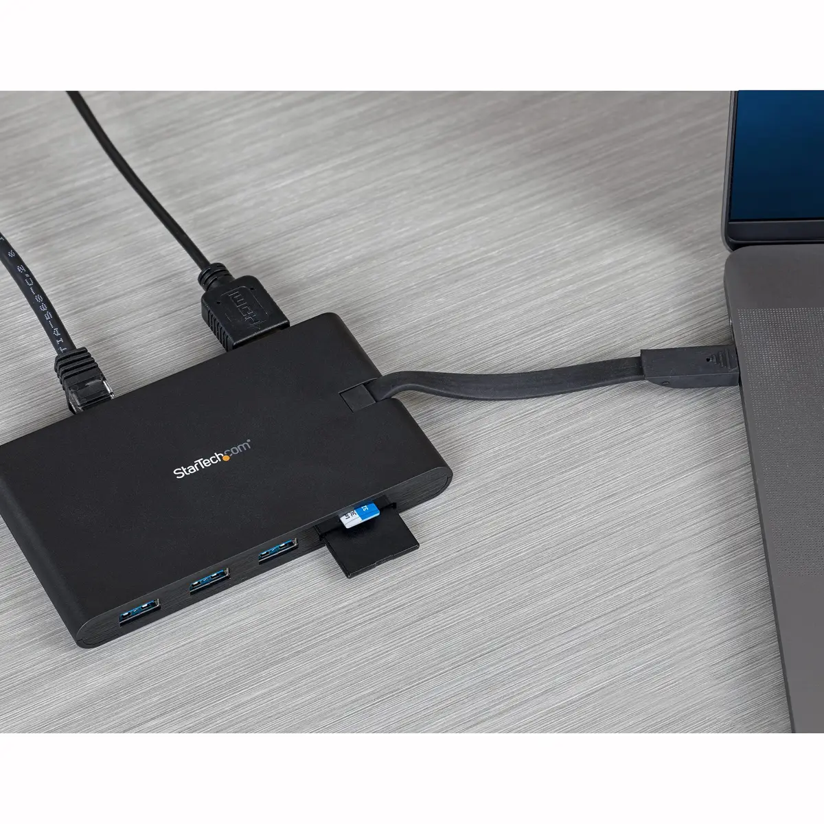USB-C Multiport Adapter mit 3xUSB-A/HDMI/VGA/USB-C