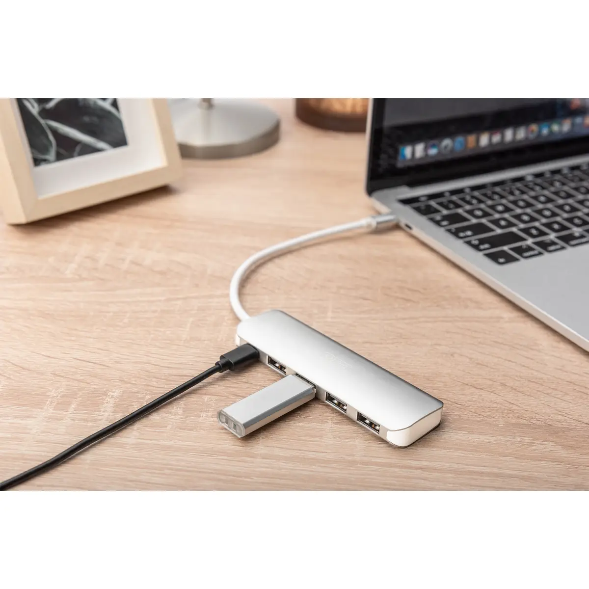 USB Type-C 4-Port Hub (USB 3.0) + PD