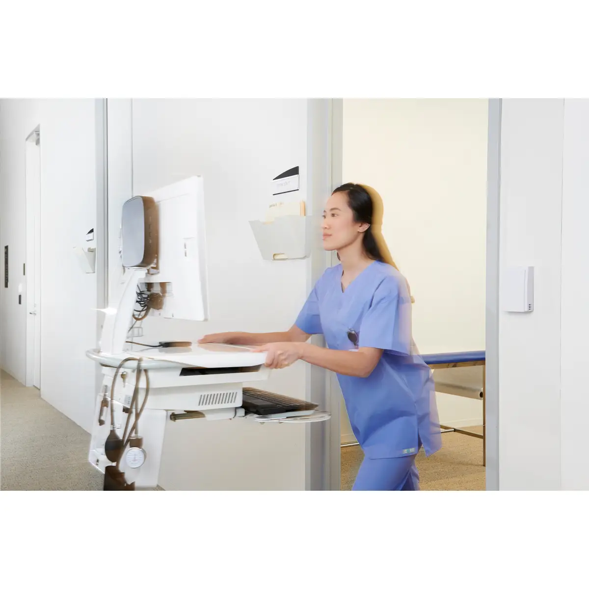 Back UPS Pro BR 1600VA 8 Outlets AVR LCD Interface