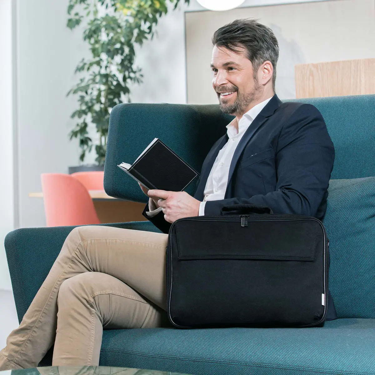 BASE XX Clamshell Notebook-Tasche 33-35,8cm (13-14.1") Schwarz