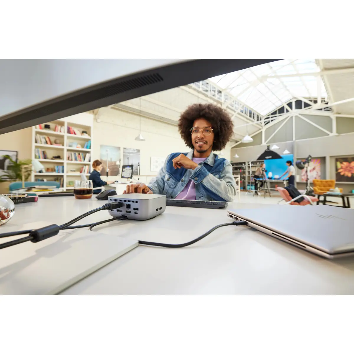 Thunderbolt 4 Ultra 180 W G6 Dockingstation, Kabelgebunden, Thunderbolt 4, 180 W, 10,100,1000,2500 Mbit/s, Grau, 8K Ultra HD