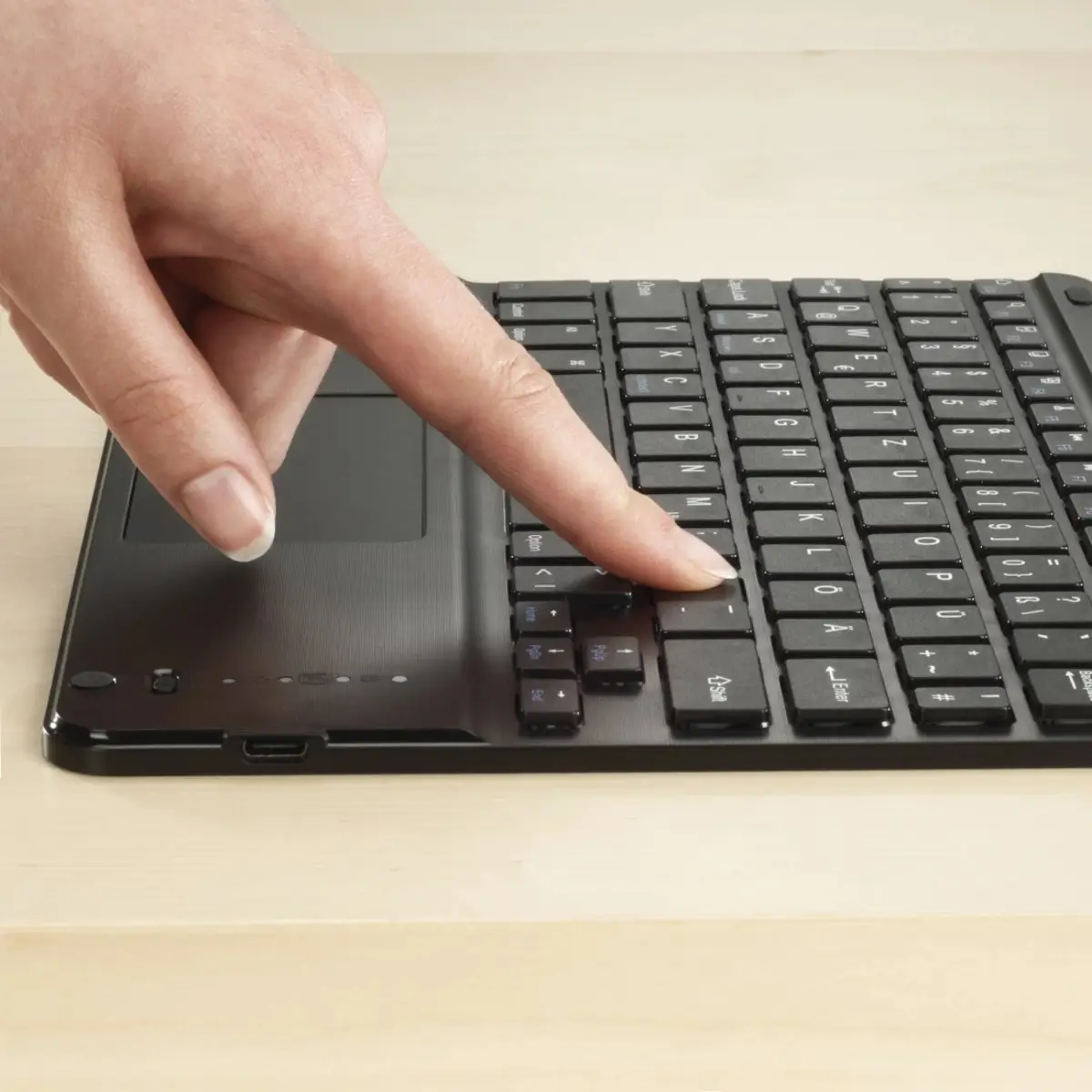 Tablet-Case "Premium", Hülle mit Tastatur für Apple iPad Air 13" (2025), SW