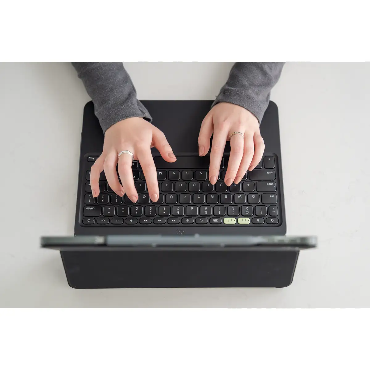 KB Pro Keys 2 Apple iPad Pro 11 (M4) Schwarz (Deutsch)