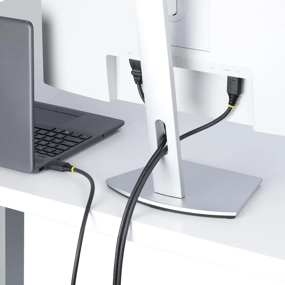 StarTech 30cm High Speed HDMI Kabel, 4K 60Hz/1440p 144Hz, 18Gbps, Kurzes UHD HDMI 2.0 Arc Kabel für TV/Monitor/PC/Laptop/Projektor
