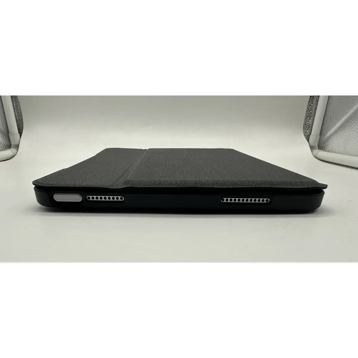 CANCOM Prime Line Bluetooth Tastatur Cover mit USB-C für iPad 10,9"