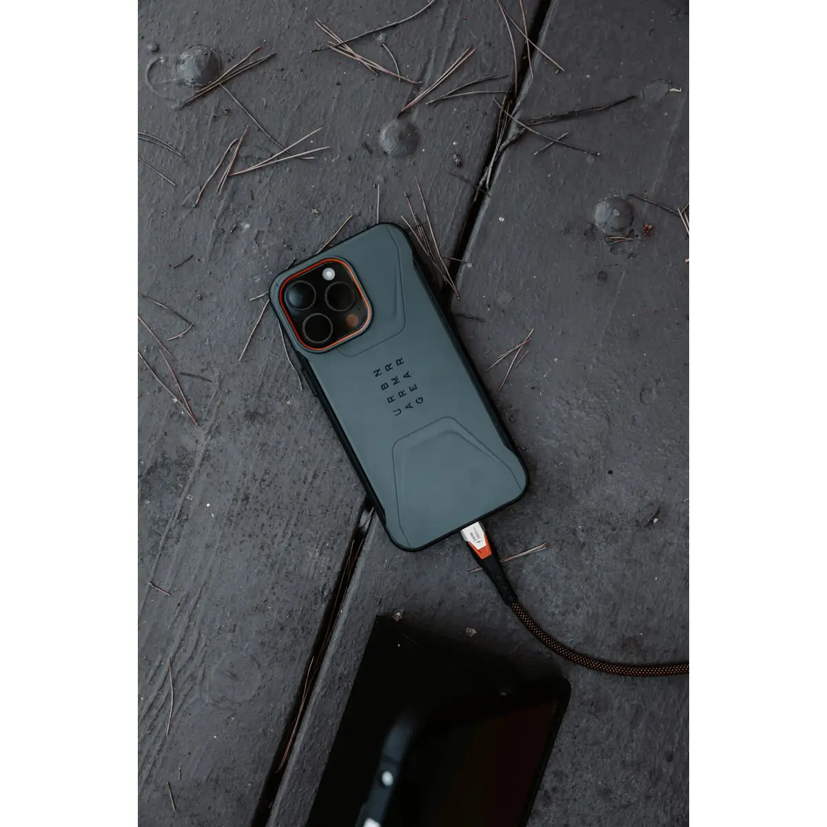 UAG Urban Armor Gear SRGE Rugged USB 3.2 Gen2 Kabel USB-C auf USB-C 240W 0,75m schwarz/orange