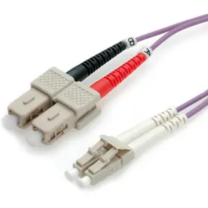 LWL-Kabel 50/125µm LC/SC Stecker/Stecker Violett 2m LWL-Kabel 50/125µm LC/SC Stecker/Stecker Violett 2m